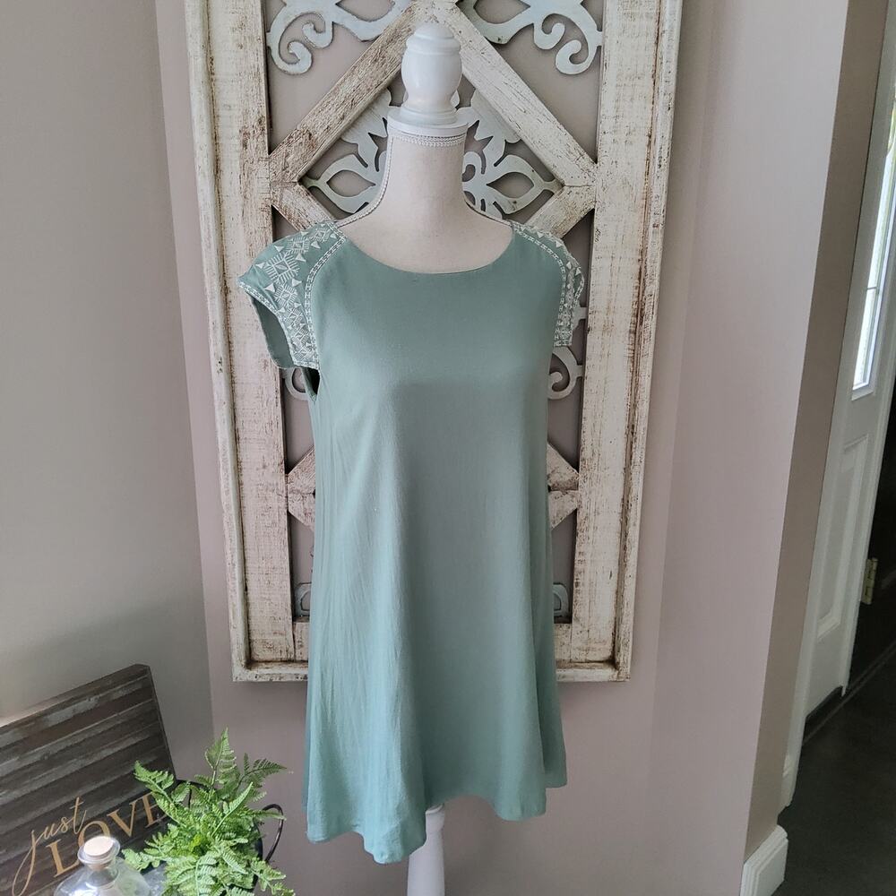 Francesca's Women's Cap Sleeve High Low Embroidered Shift Mini Dress Sage Green